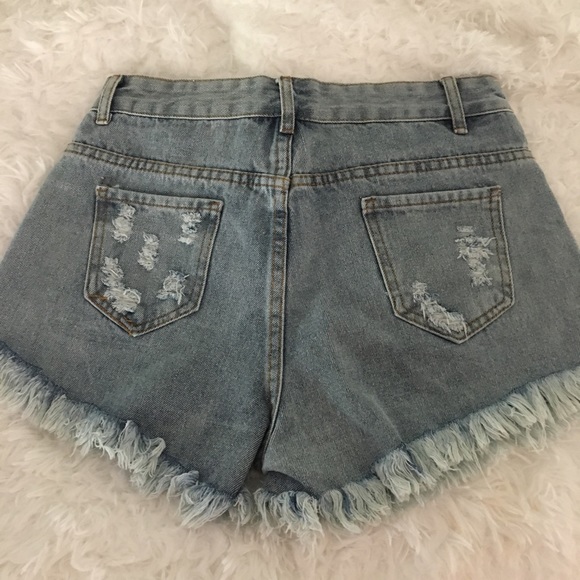 High waist distressed denim shorts, sz L - Picture 2 of 3